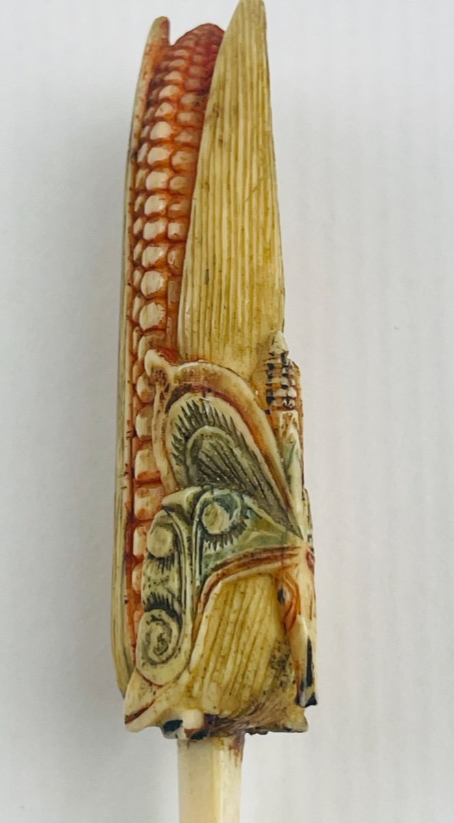 Ouvre-lettre asiatique en ivoire à décor d'épis de maïs — photo 5