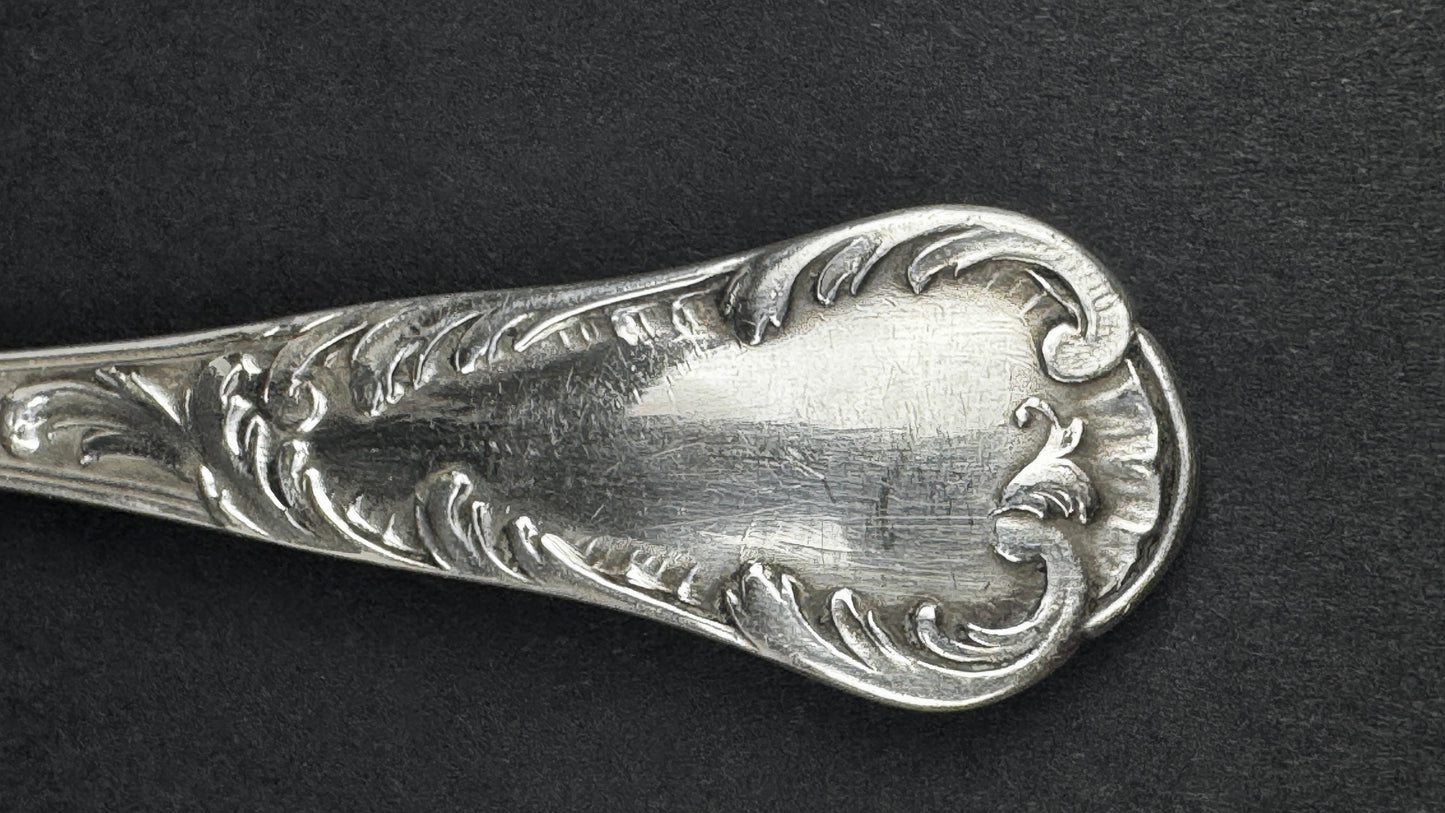 Six fourchettes a huitres Christofle modele Chrysanthème metal argente