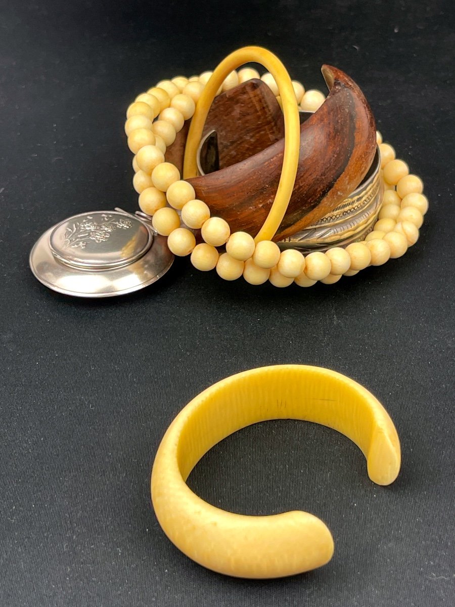 Bracelet manchette, jonc ouvert en ivoire — photo 1
