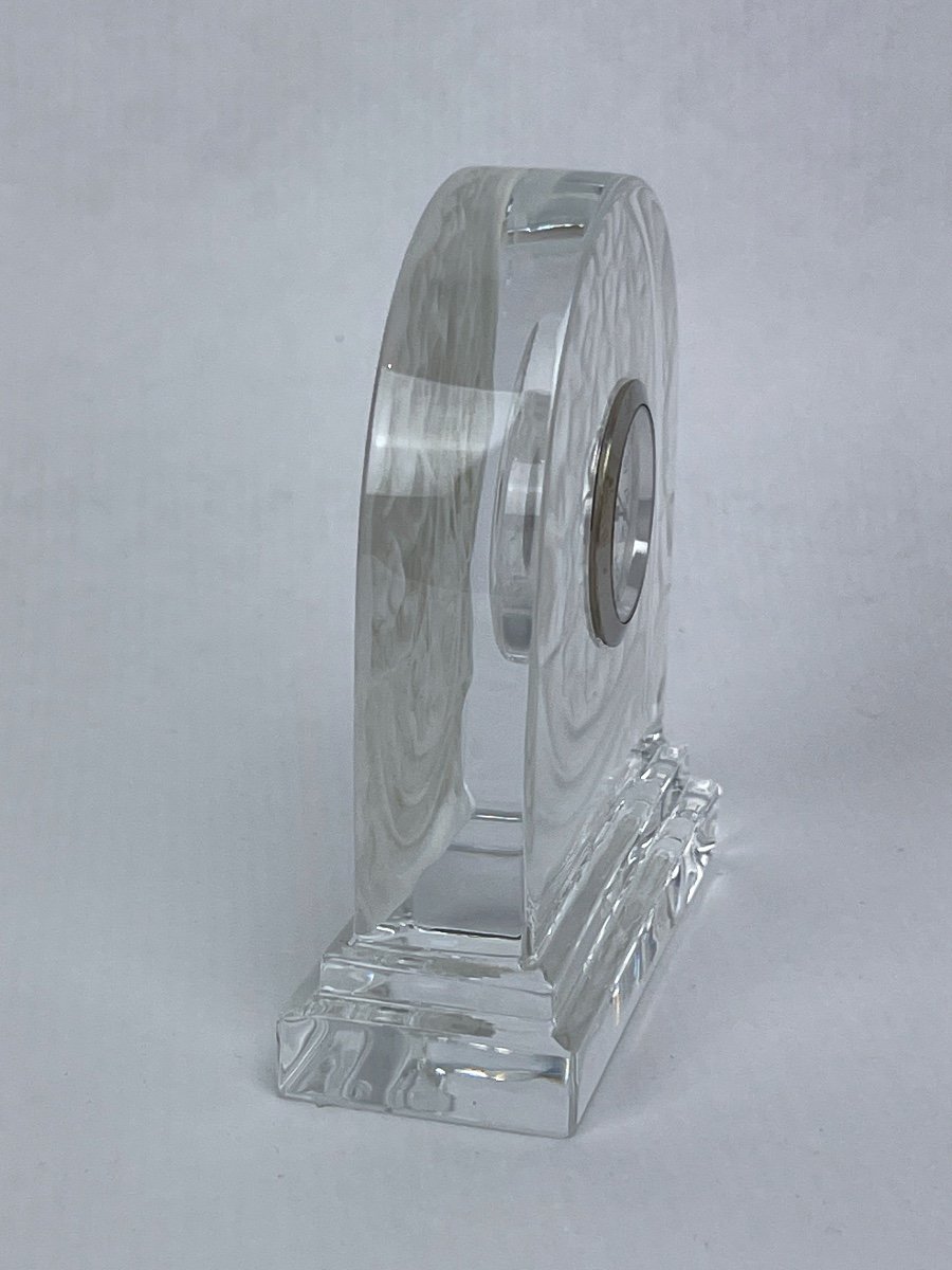 Baccarat — Pendulette de bureau en cristal moulé — photo 2