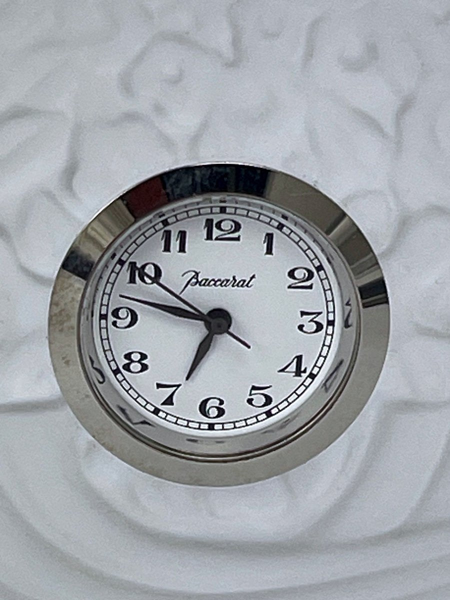 Baccarat — Pendulette de bureau en cristal moulé — photo 3