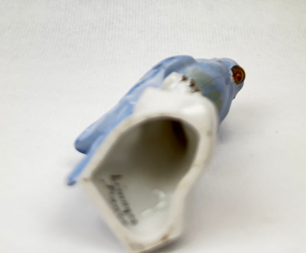 Perruche bleue en porcelaine de Limoges – France