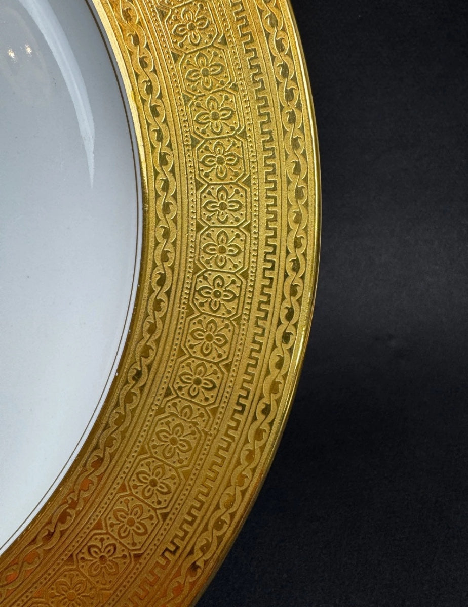Old Abbey Limoges — Assiette plate, décor or incrusté à rinceaux — photo 3