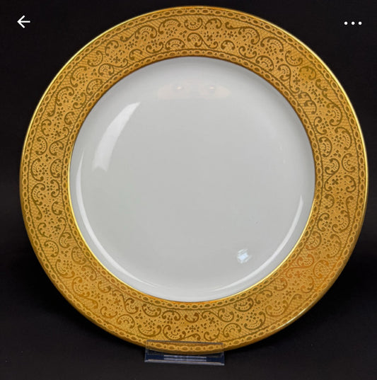 Old Abbey Limoges — Assiette plate, décor or incrusté à rinceaux n°2 — photo 1