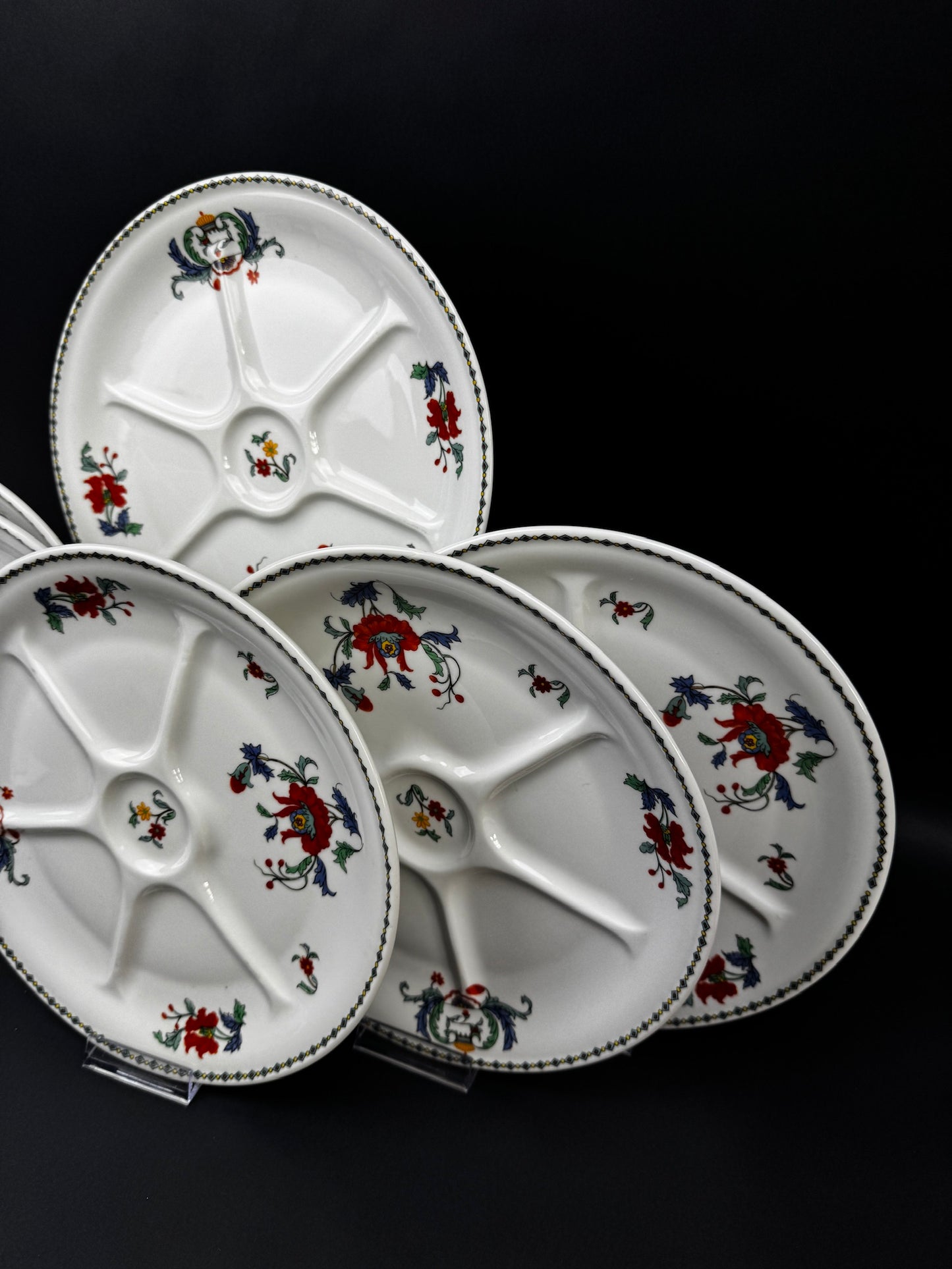 Série de 6 assiettes compartimentées Porcelaine de Paris modèle Pavot