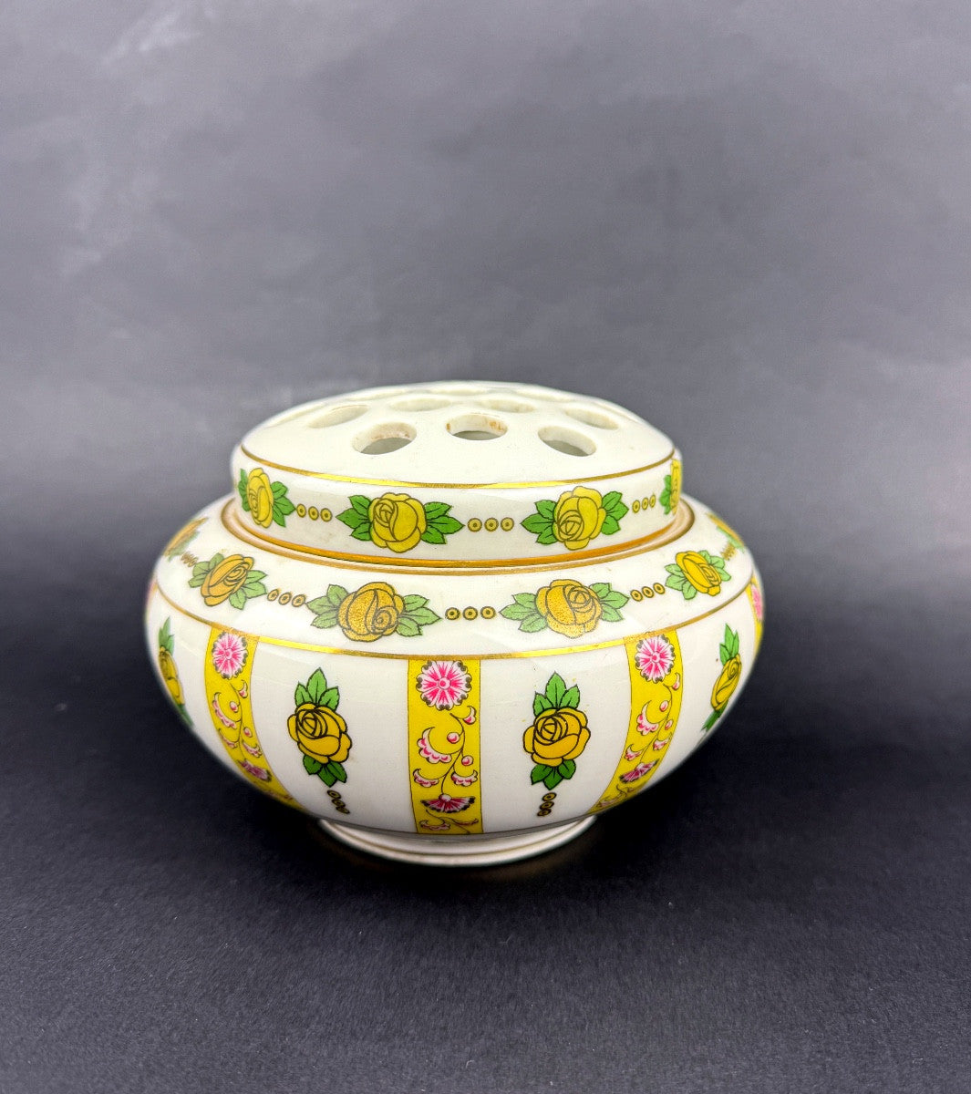 Charles Martin Limoges — Pique-fleurs en porcelaine, Art déco — photo 1