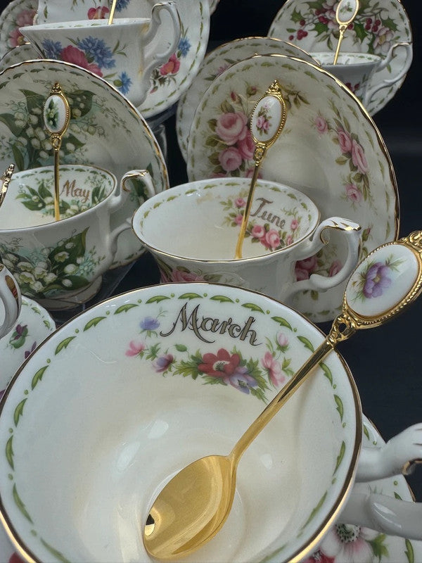 Service Royal Albert Flower of the Month complet 12 tasses cuillères pot lait