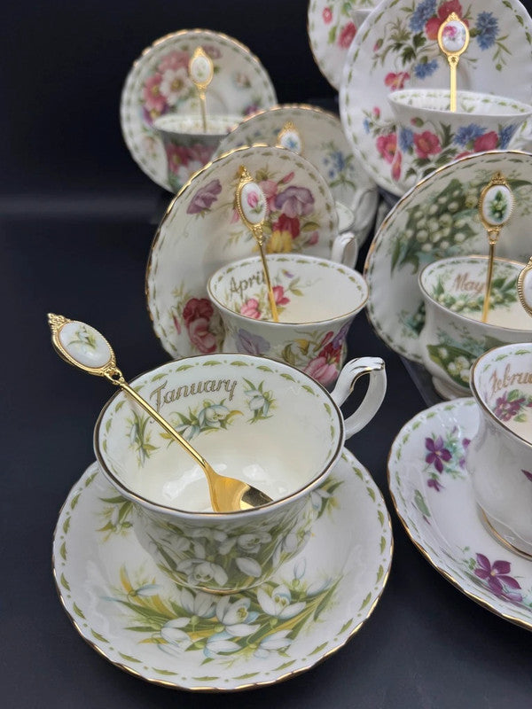 Service Royal Albert Flower of the Month complet 12 tasses cuillères pot lait