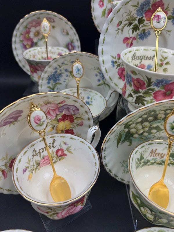 Service Royal Albert Flower of the Month complet 12 tasses cuillères pot lait