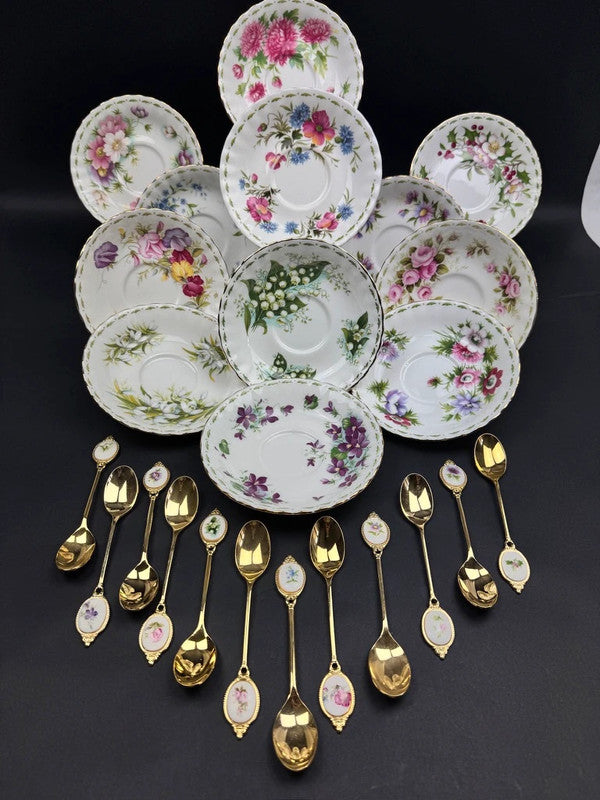 Service Royal Albert Flower of the Month complet 12 tasses cuillères pot lait