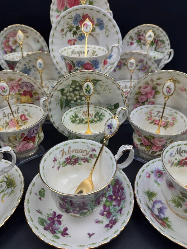 Service Royal Albert Flower of the Month complet 12 tasses cuillères pot lait