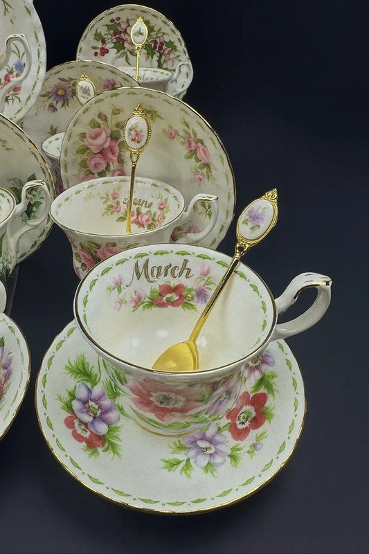 Service Royal Albert Flower of the Month complet 12 tasses cuillères pot lait