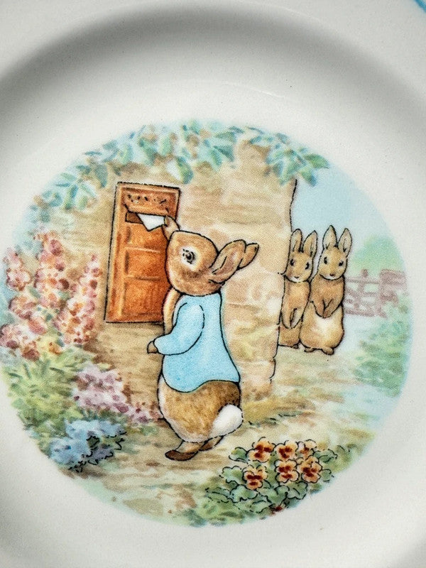 2 petites assiettes Wedgwood – Peter Rabbit – Happy Birthday – Édition 1990s