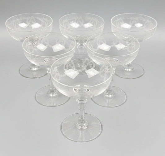 Suite de 6 coupes à champagne en cristal gravé, lot n°1