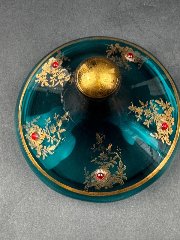 Coupe décorative en verre bleu émaillé & doré cabochons rouges – hauteur 32 cm