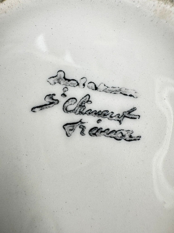 Pichet en céramique Saint-Clément décor de poires en relief