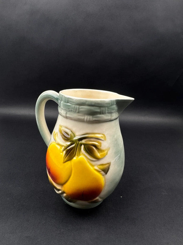 Pichet en céramique Saint-Clément décor de poires en relief