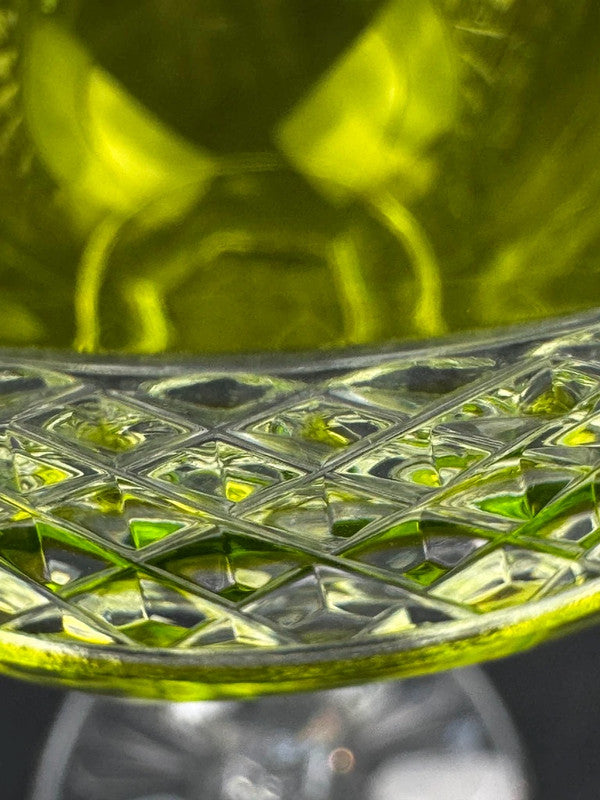 Verre à vin du Rhin en cristal vert chartreuse Saint-Louis Trianon non signé