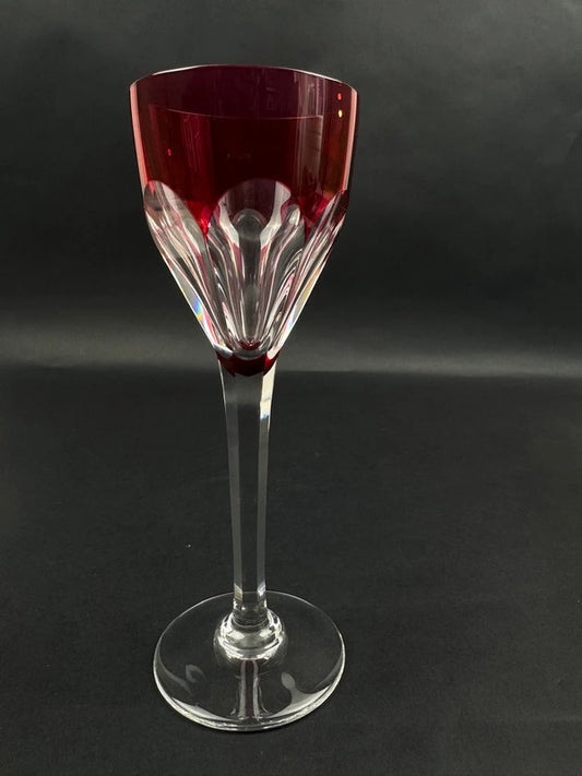 Verre à vin du Rhin en cristal rouge Saint-Louis modèle Bristol hauteur 21 cm