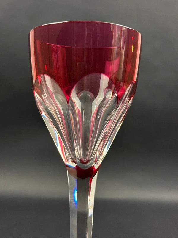 Verre à vin du Rhin en cristal rouge Saint-Louis modèle Bristol hauteur 21 cm