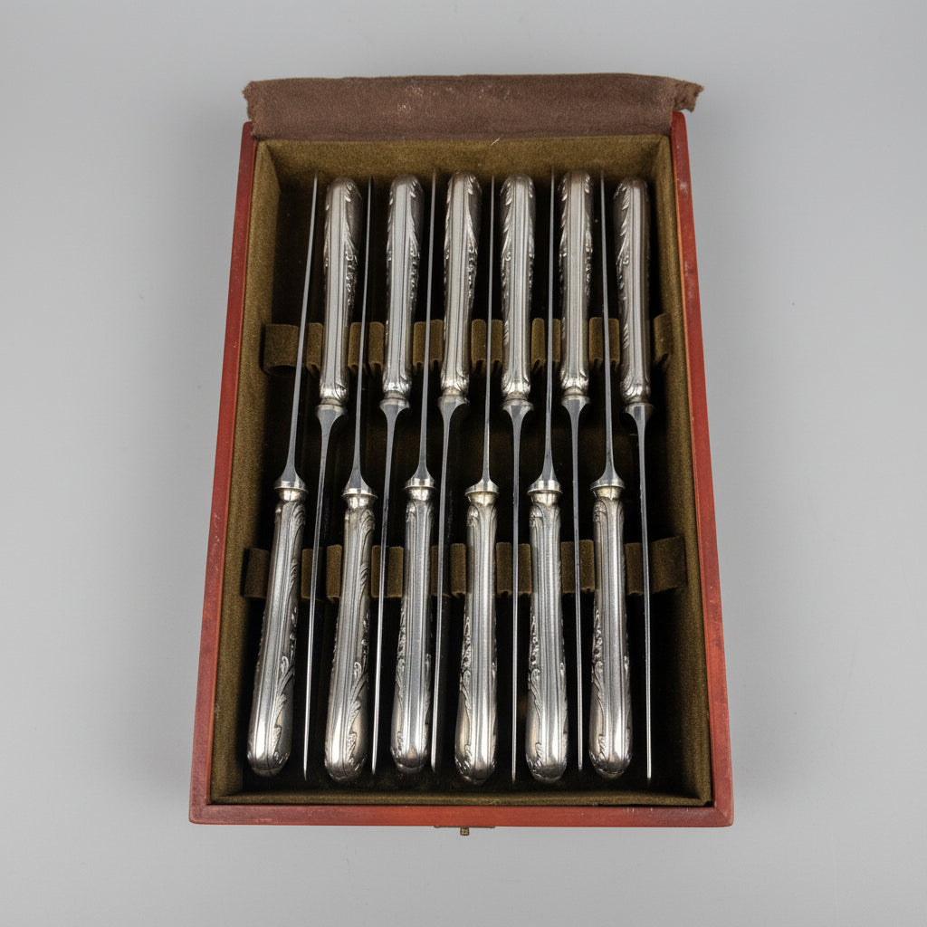Christofle, suite de 12 couteaux de table modèle Marly