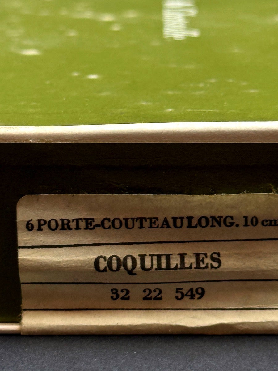 Christofle, suite de 6 porte-couteaux modèle coquille