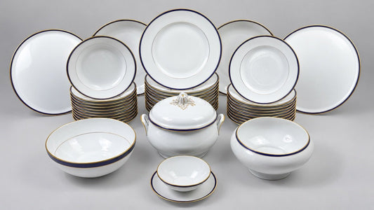 Service de table Chastagner Limoges bleu de four et or, vue 1