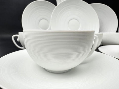 Suite de 4 tasses à déjeuner et crémier J.L. Coquet Hémisphère White Satin