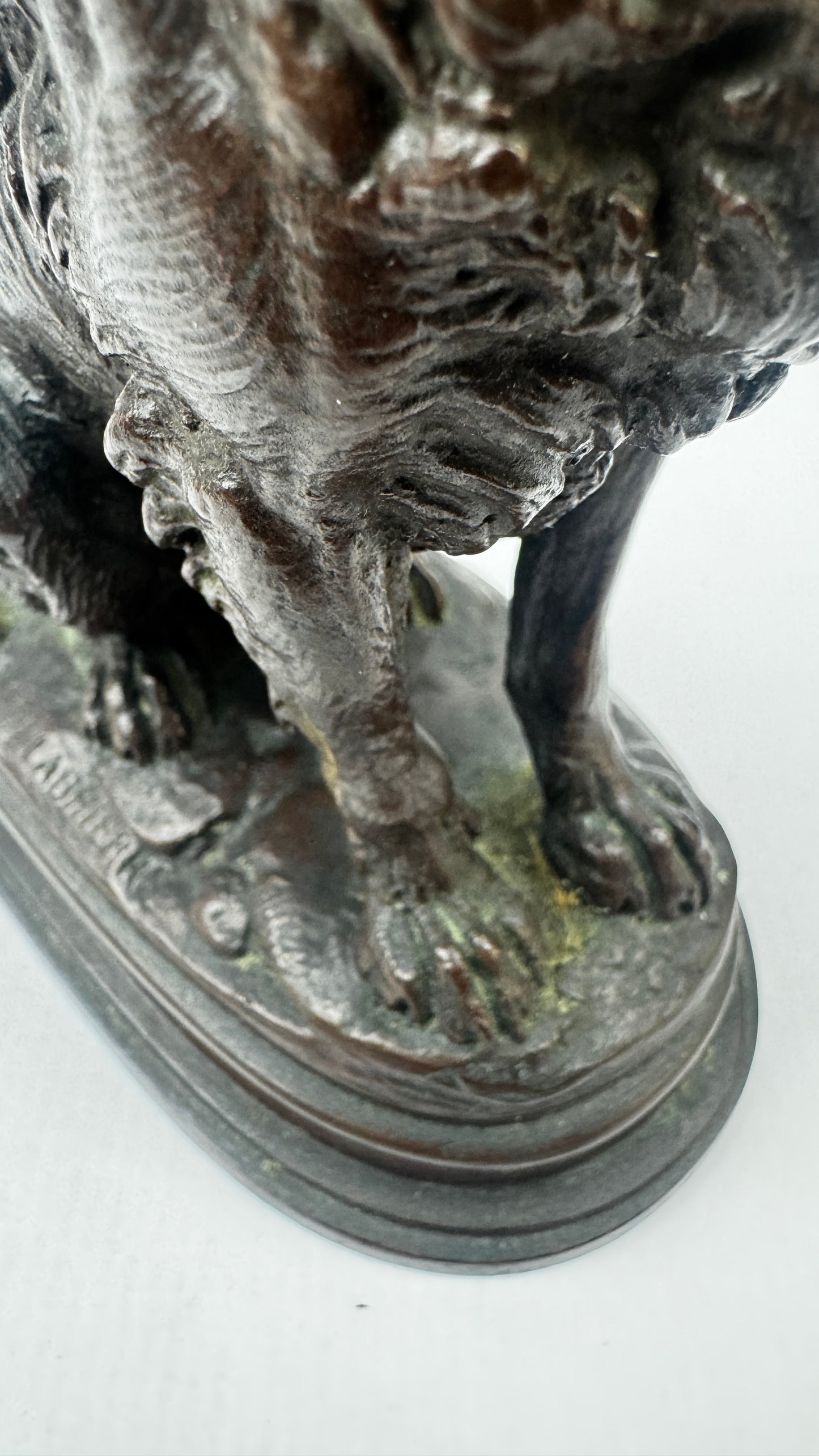 Bronze animalier signé Delabriere chien de chasse 16,5 cm