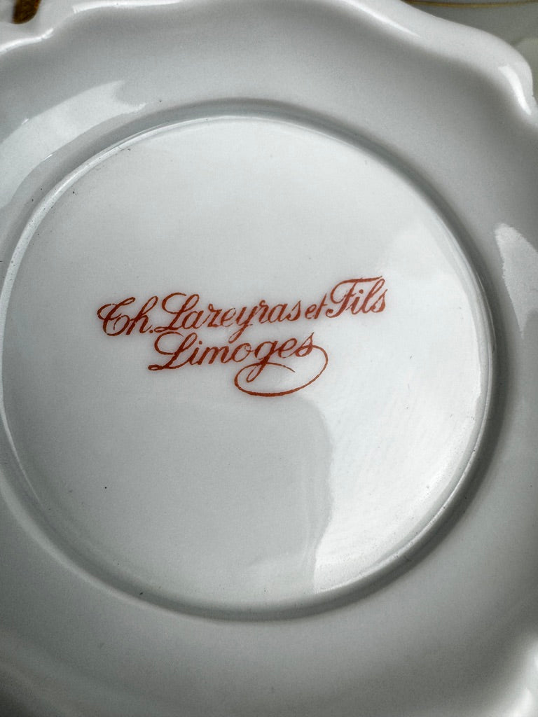 Série de 2 Tasses à thé Limoges porcelaine blanche et or décor géométrique