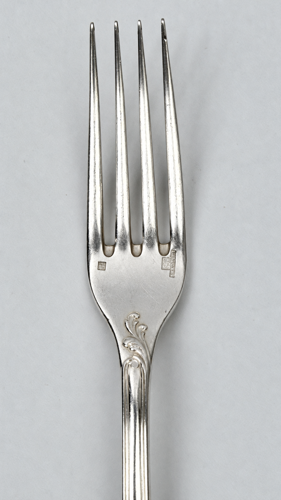 Christofle Marly – 12 fourchettes de table en métal argenté
