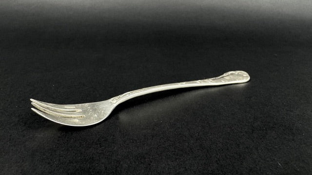 Six fourchettes a huitres Christofle modele Chrysanthème metal argente