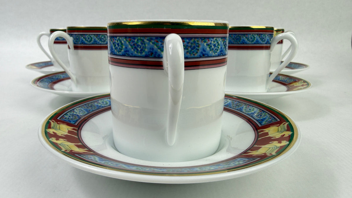 Raynaud Limoges — Six tasses à café en porcelaine, modèle Pégase