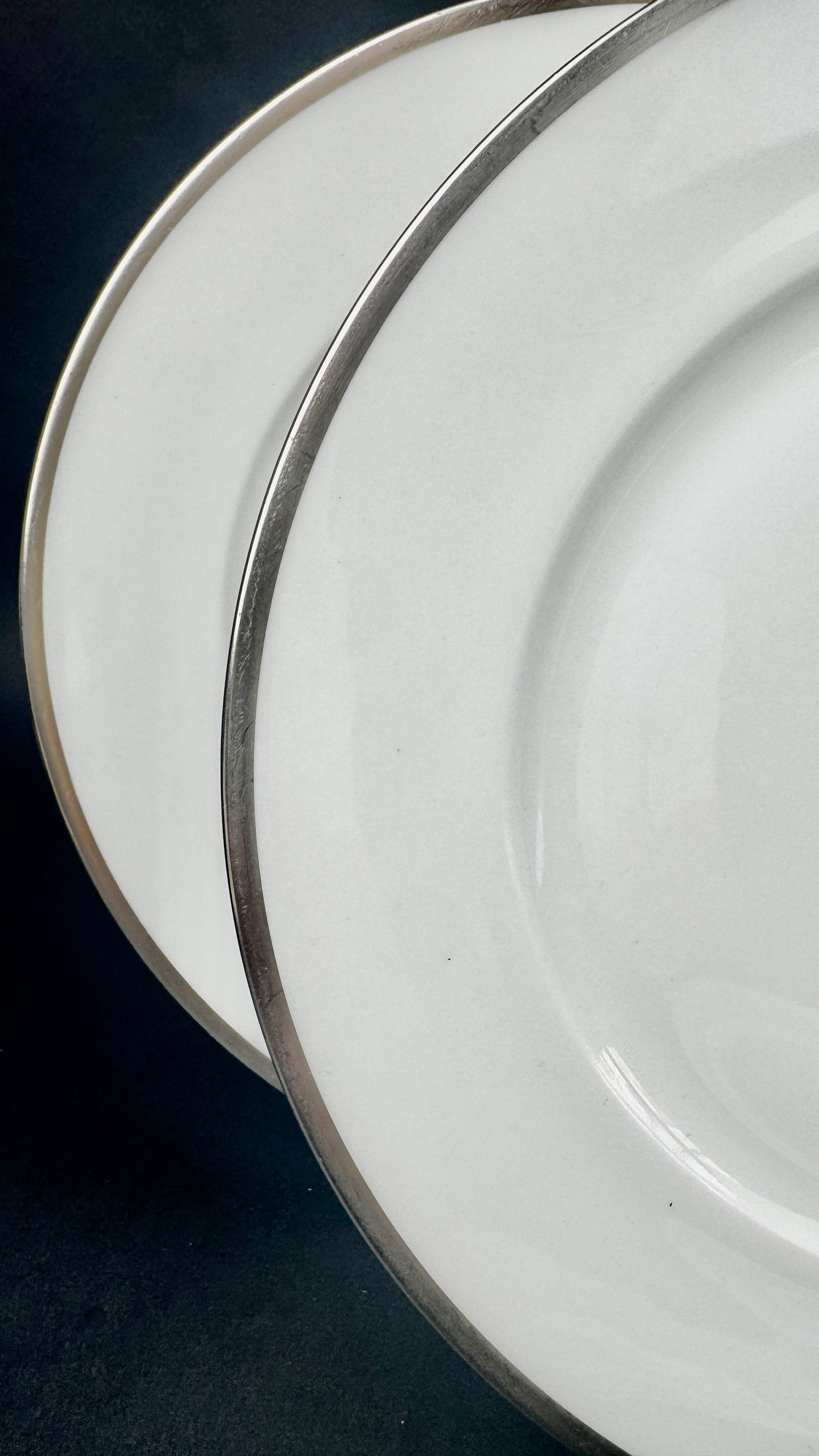 Raynaud, Fontainebleau Platine, suite de 6 assiettes à aile 22 cm