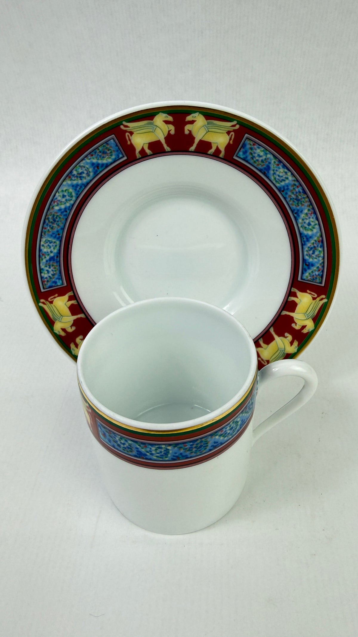 Raynaud Limoges — Six tasses à café en porcelaine, modèle Pégase