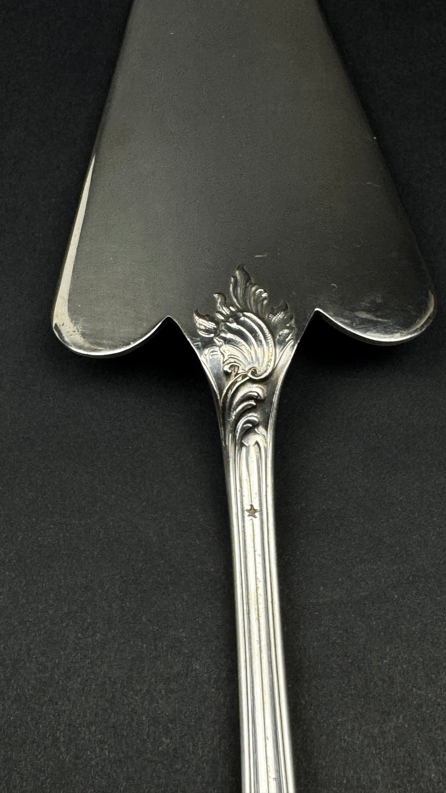 Pelle a gateaux Christofle Marly metal argente annees 80