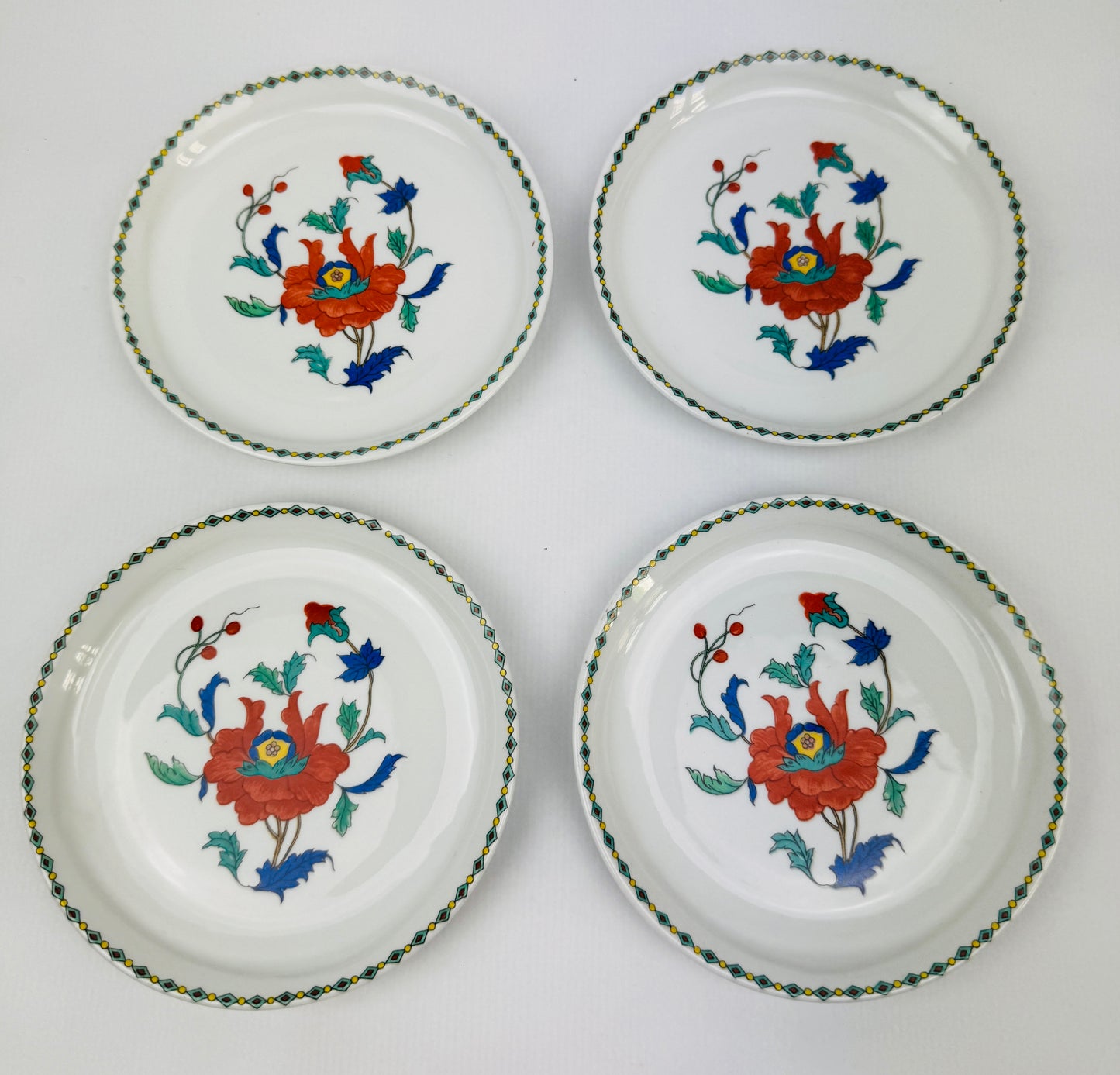 4 coupelles Porcelaine de Paris décor Pavot fleurs rouges et bleues