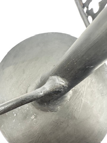 Chandelier sculpture en fer perforé motif trèfle style Mathieu Matégot 1950