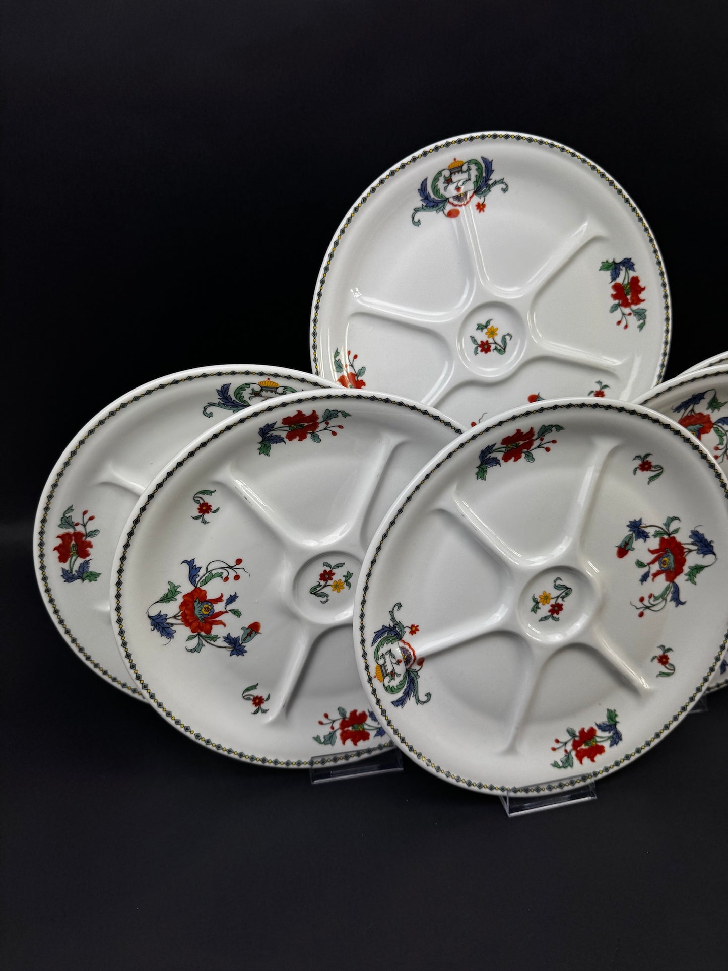 Série de 6 assiettes compartimentées Porcelaine de Paris modèle Pavot