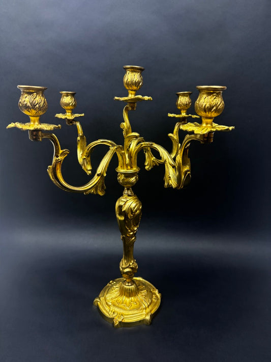 Candélabre à cinq lumières bronze doré style Louis XV rocaille XIXe