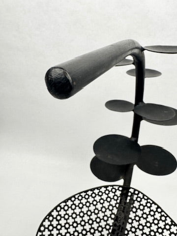 Chandelier sculpture en fer perforé motif trèfle style Mathieu Matégot 1950