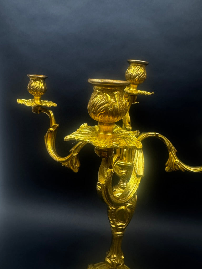 Candélabre à cinq lumières bronze doré style Louis XV rocaille XIXe