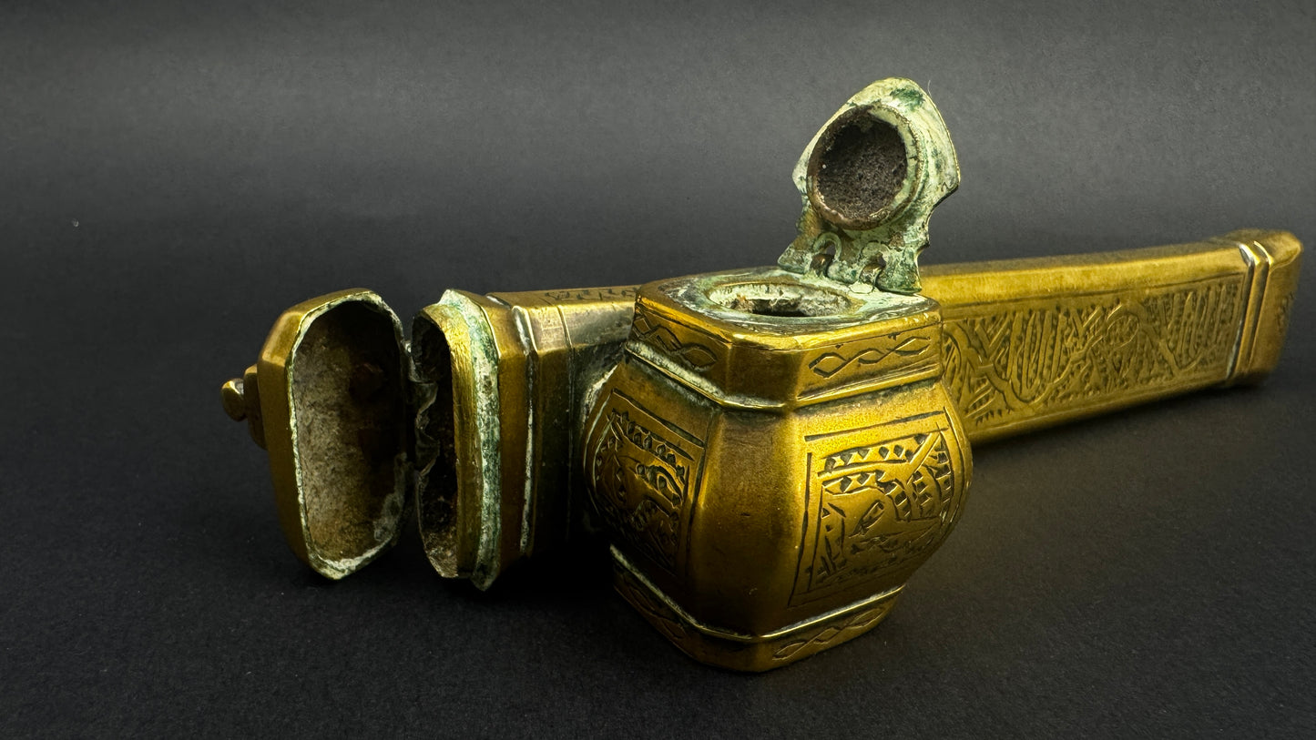 Divit qalamdan, encrier de voyage oriental XIXe bronze gravé 21,5 cm