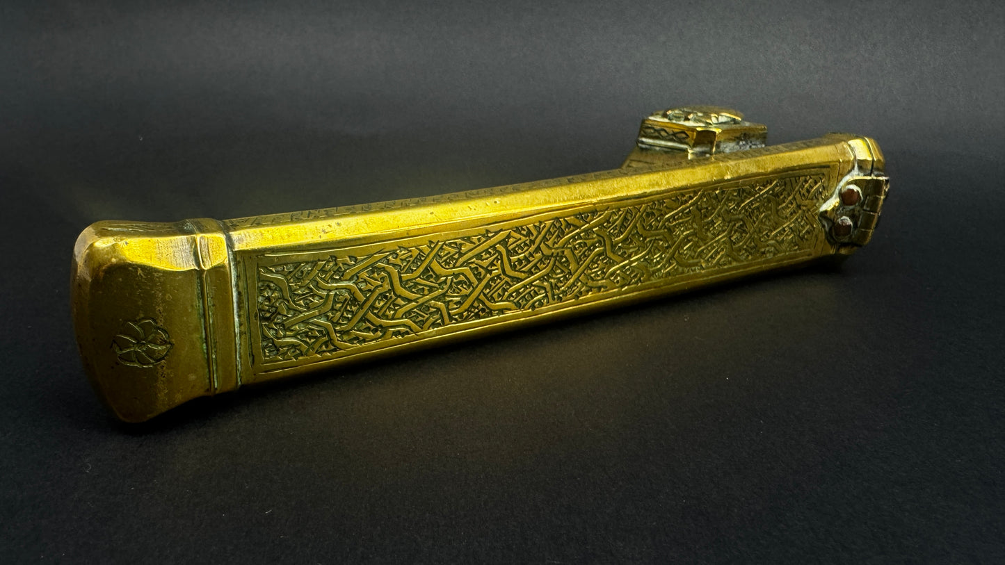 Divit qalamdan, encrier de voyage oriental XIXe bronze gravé 21,5 cm