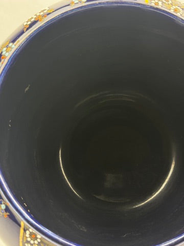 Cache-pot en porcelaine de Limoges décor émaillé or et fleurs relief bleu de Four