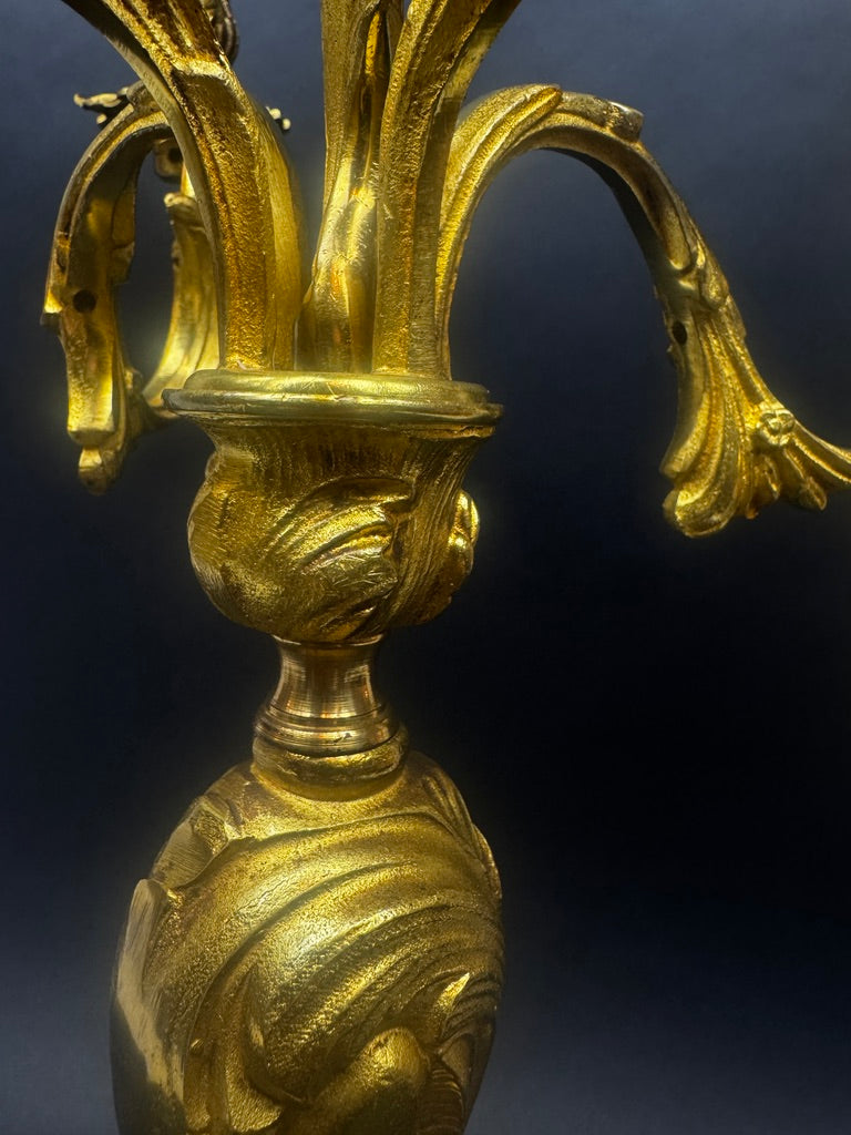 Candélabre à cinq lumières bronze doré style Louis XV rocaille XIXe