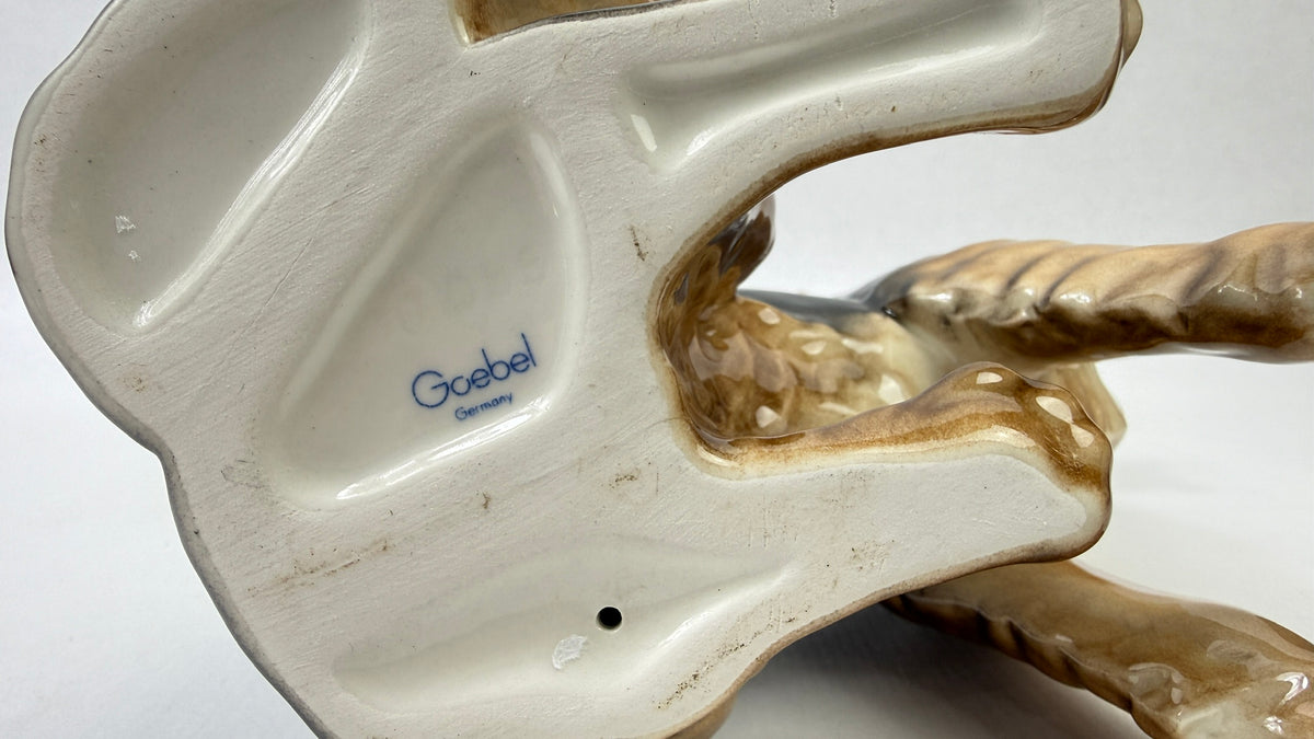 Grand berger allemand assis Goebel Germany en porcelaine vintage