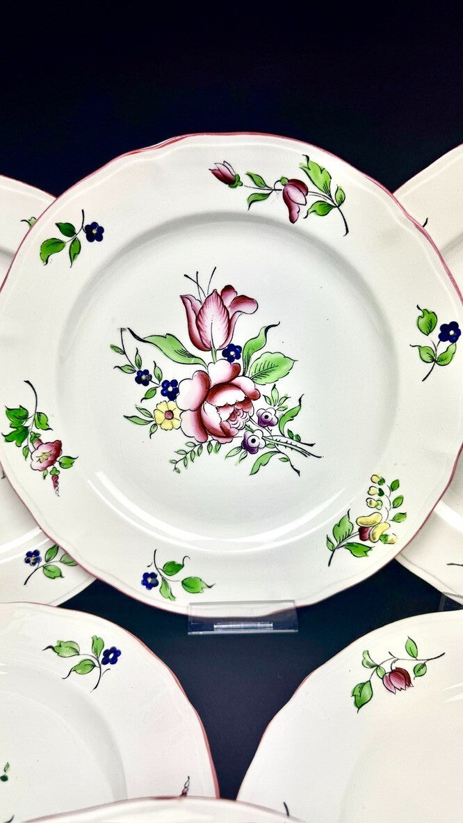 Boch Frères, La Louvière, suite de 6 assiettes plates décor floral