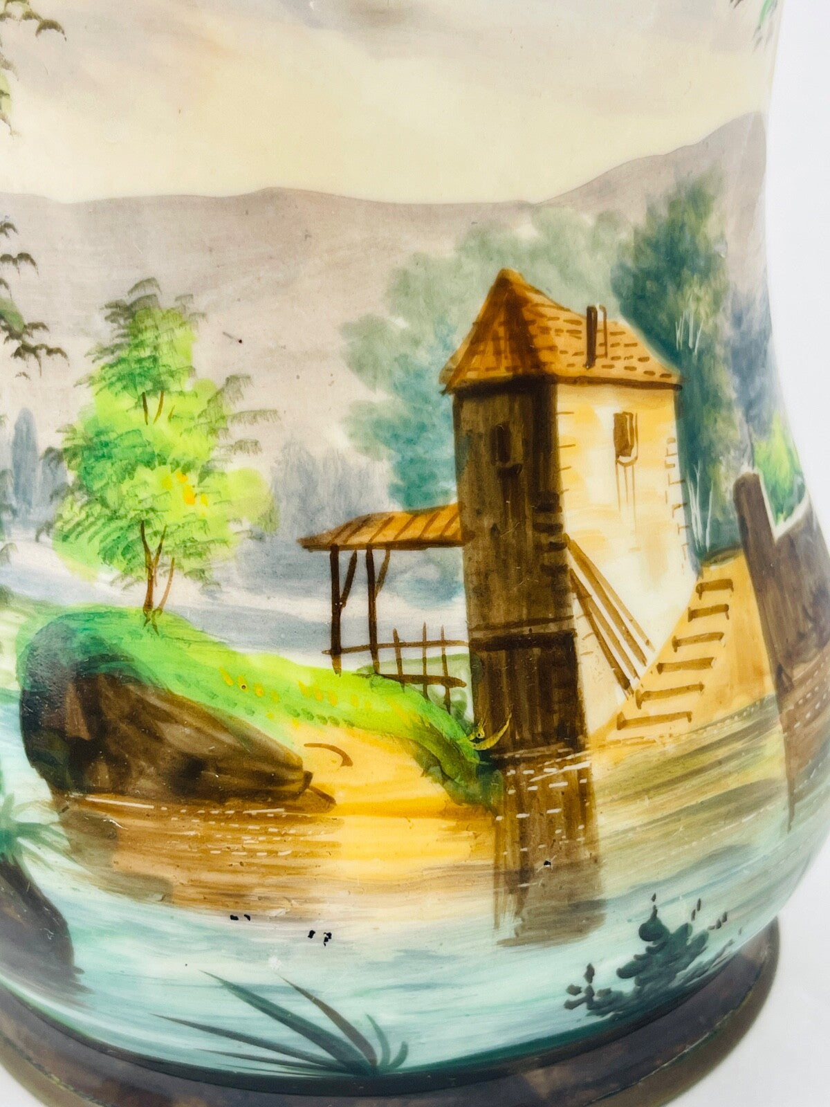 Pied de lampe à huile en porcelaine de Paris à décor polychrome
