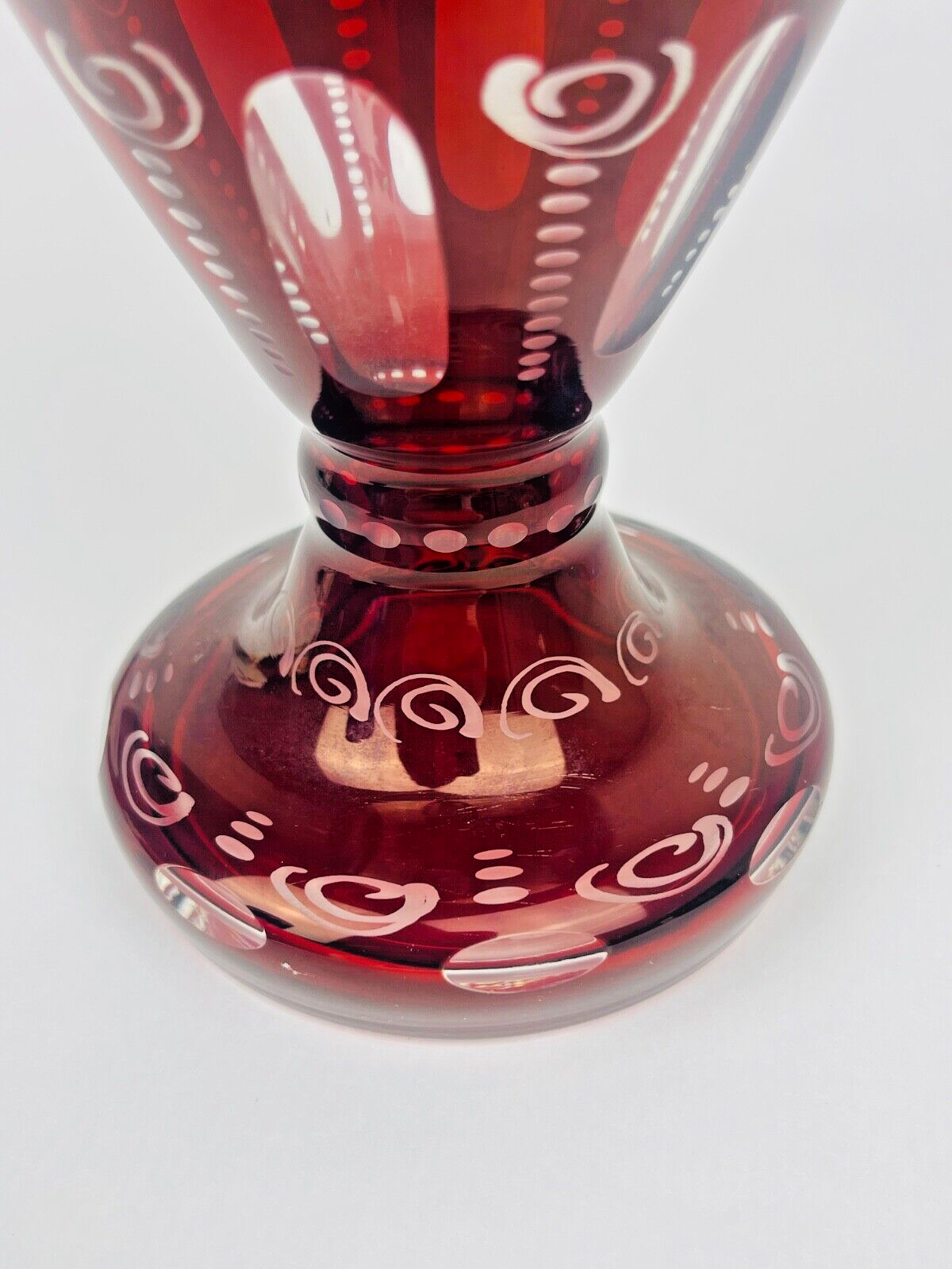 Vase En Cristal De Bohème rouge bordeaux